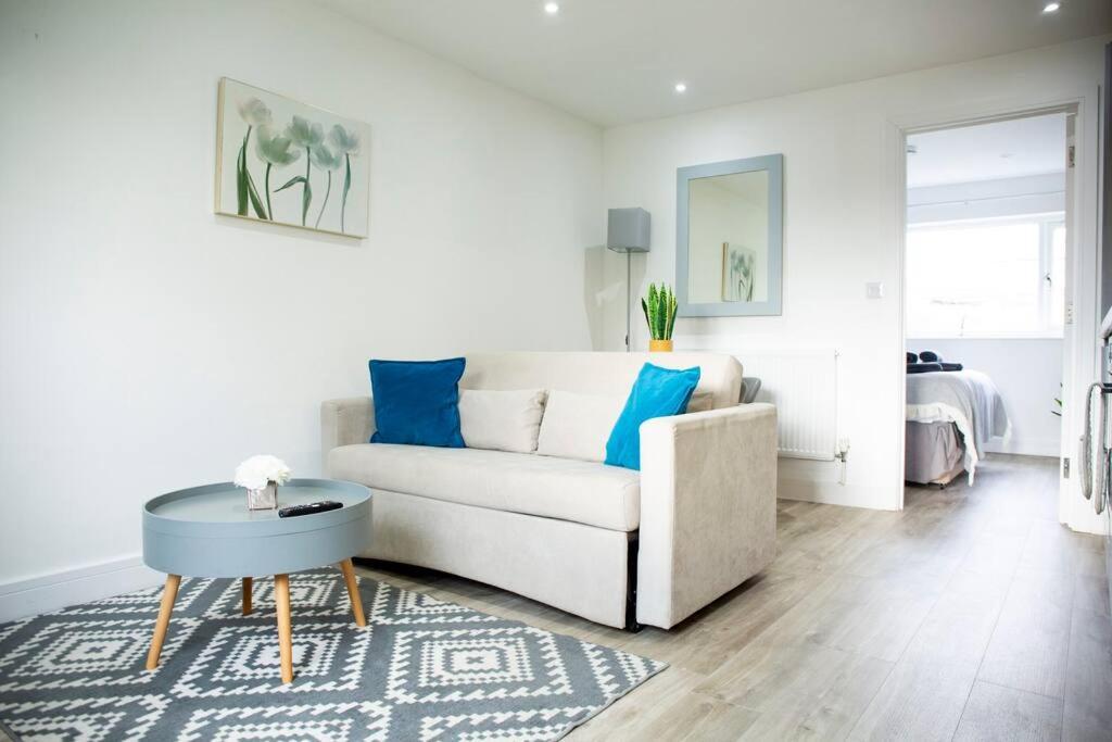 Bridge House Apartments - Free Parking Shottery Exterior foto